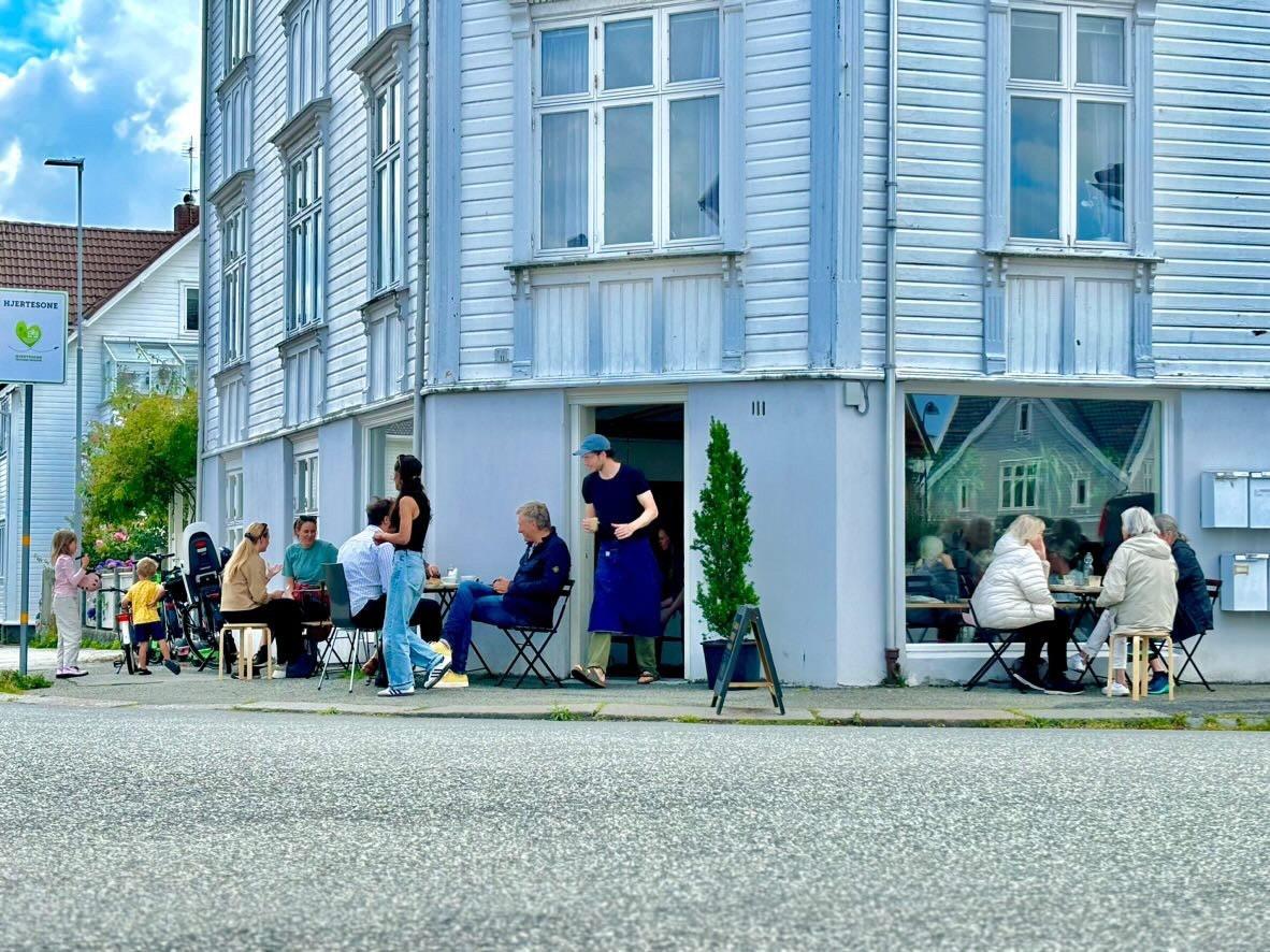 Colonialen Storhaug - en fantastisk nabolagskafé som har åpent lørdager og søndager. Foto: Colonialen Storhaug. Galleribilde