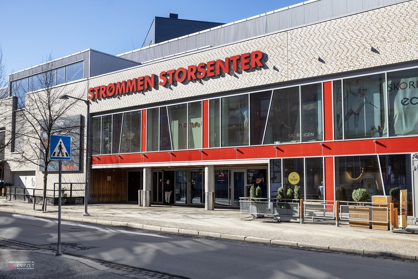 Umiddelbar nærhet til Storsenteret med alt man behøver og mer til. Galleribilde