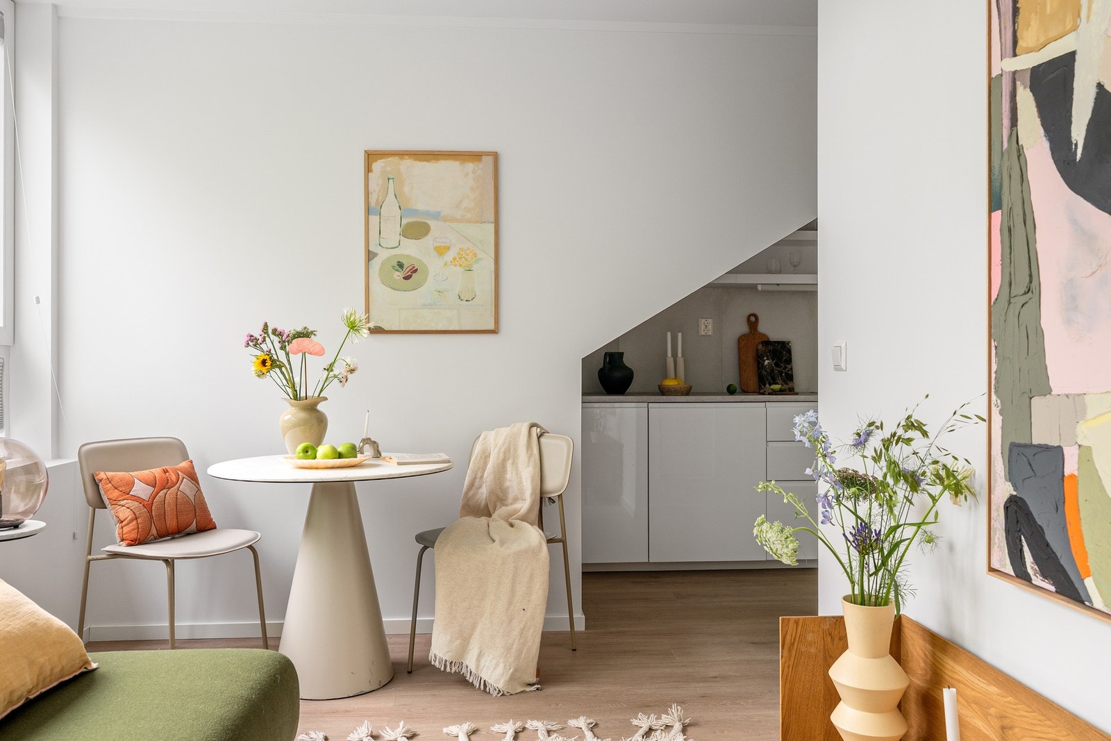 Det er også plass til spisebord. Galleribilde