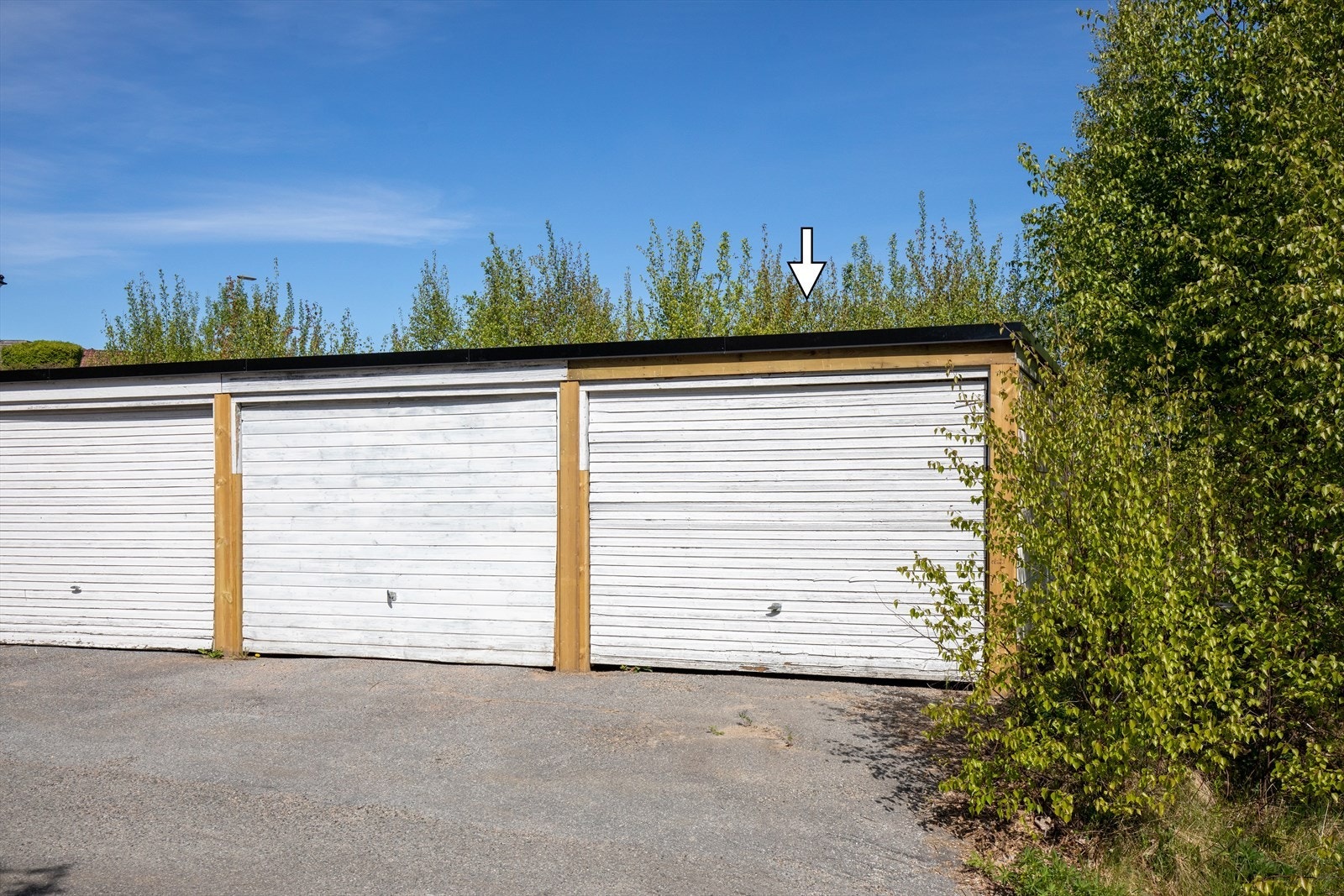 Garasje i felles rekke på realsameiet Galleribilde