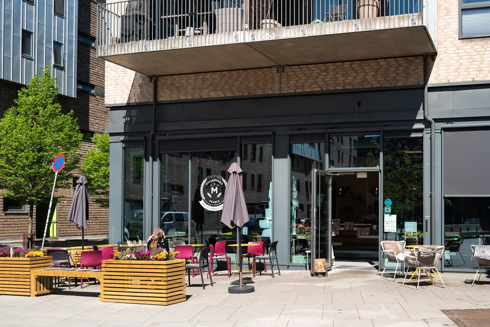 Populære Boulangerie M kan by på deilig bakst, og pizza på kveldstid. Galleribilde