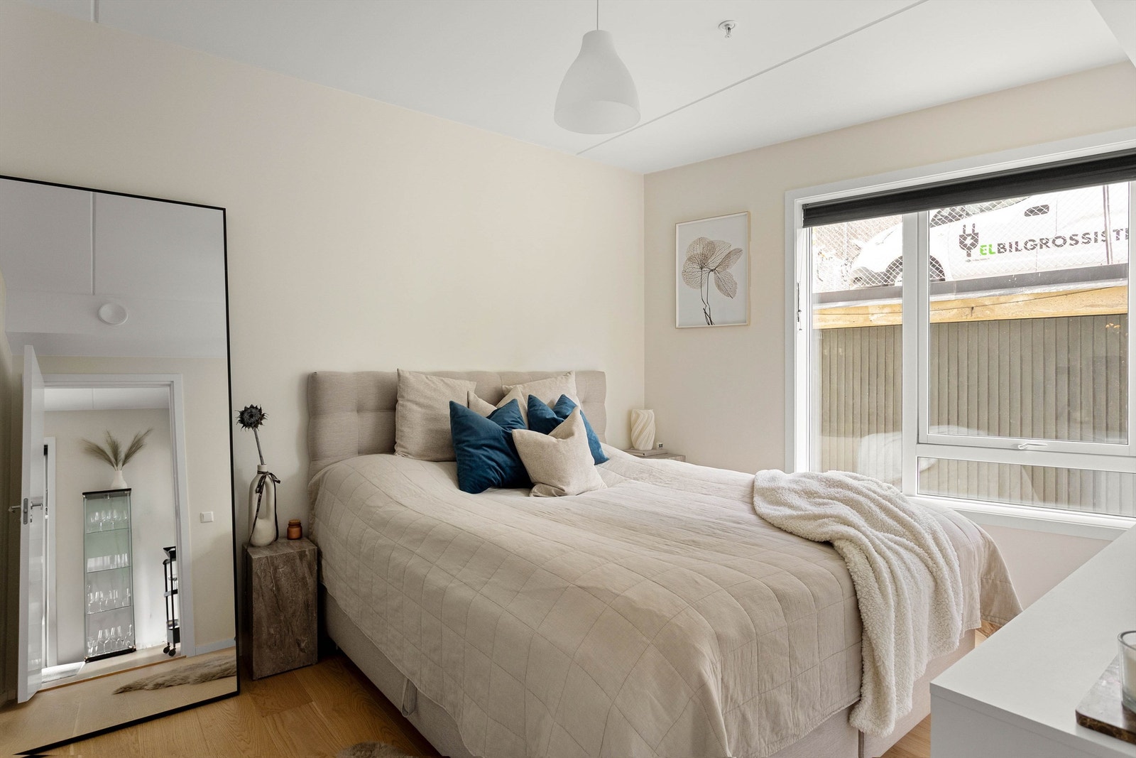 Stort hovedsoverom med god plass til dobbeltseng. Galleribilde