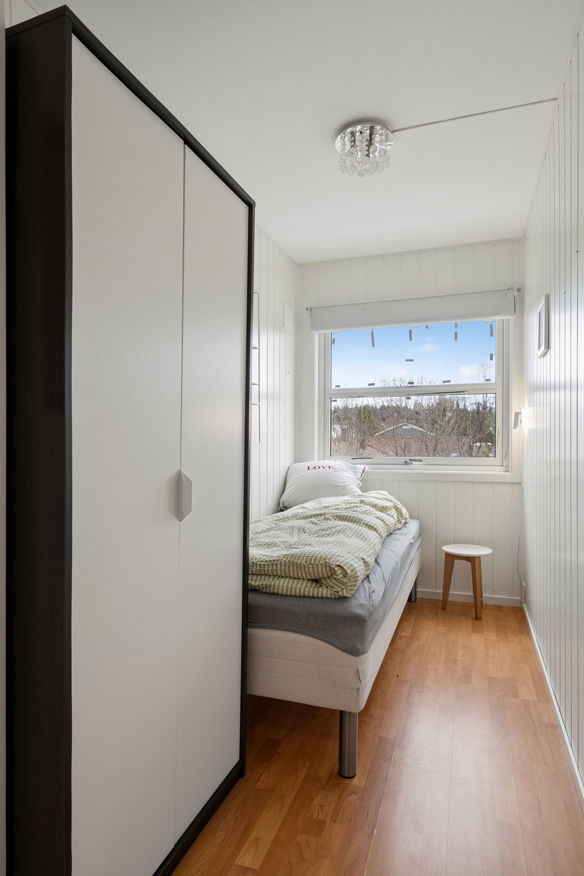 Det andre soverommet egner seg godt som barnerom, gjesterom eller kontor. Galleribilde