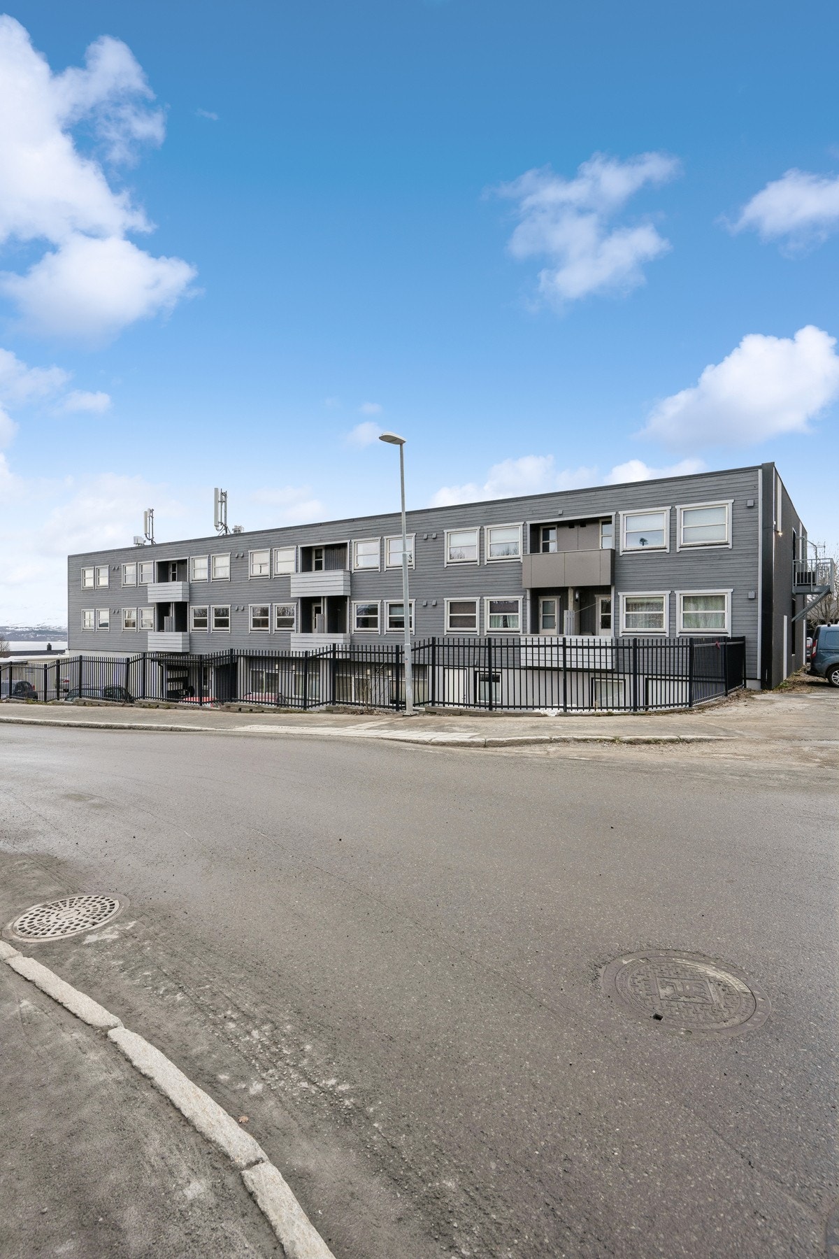 Eiendommen ligger i et etablert og rolig boligområde. Galleribilde