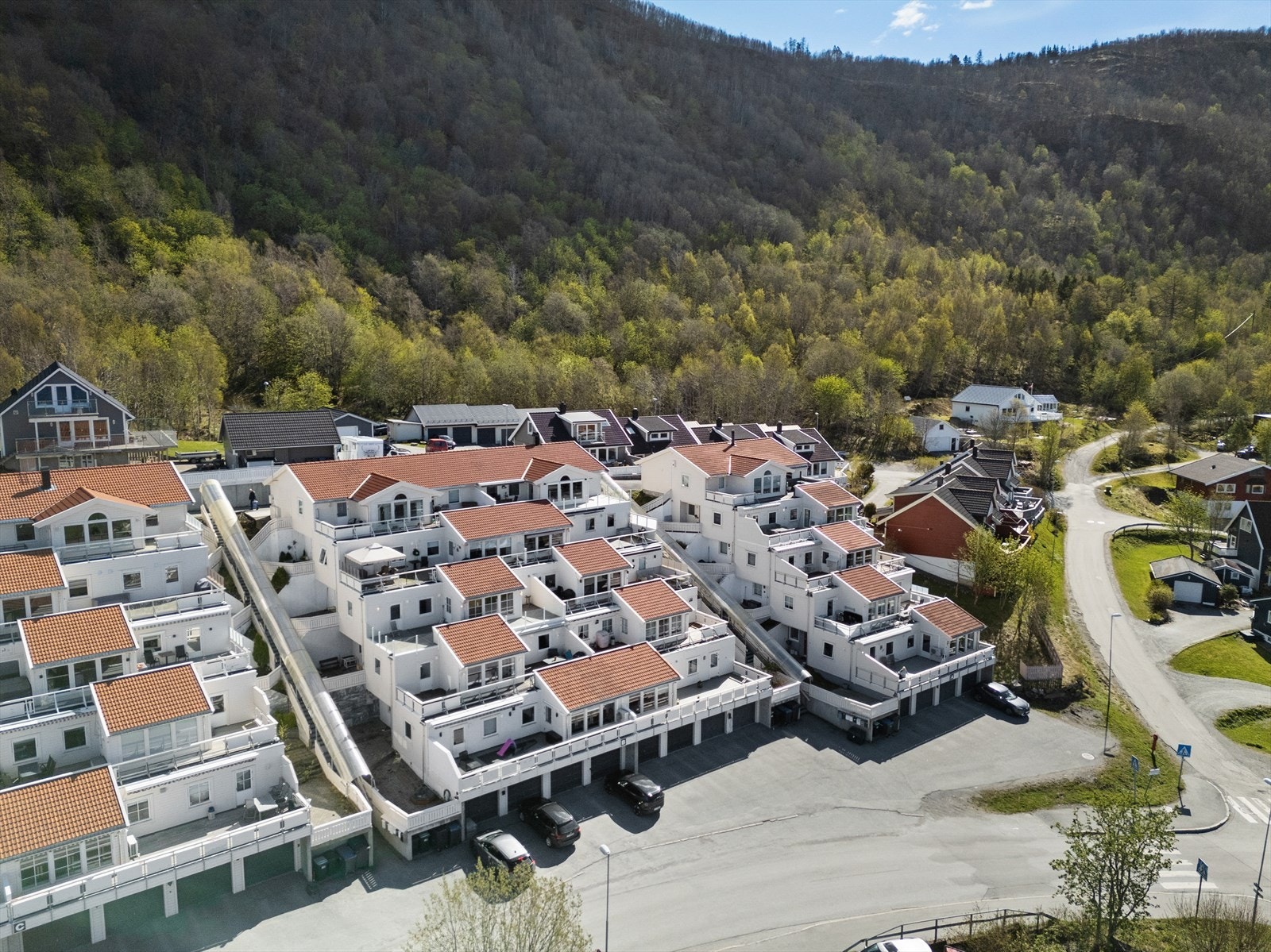 Stilig design av boligblokka. Galleribilde