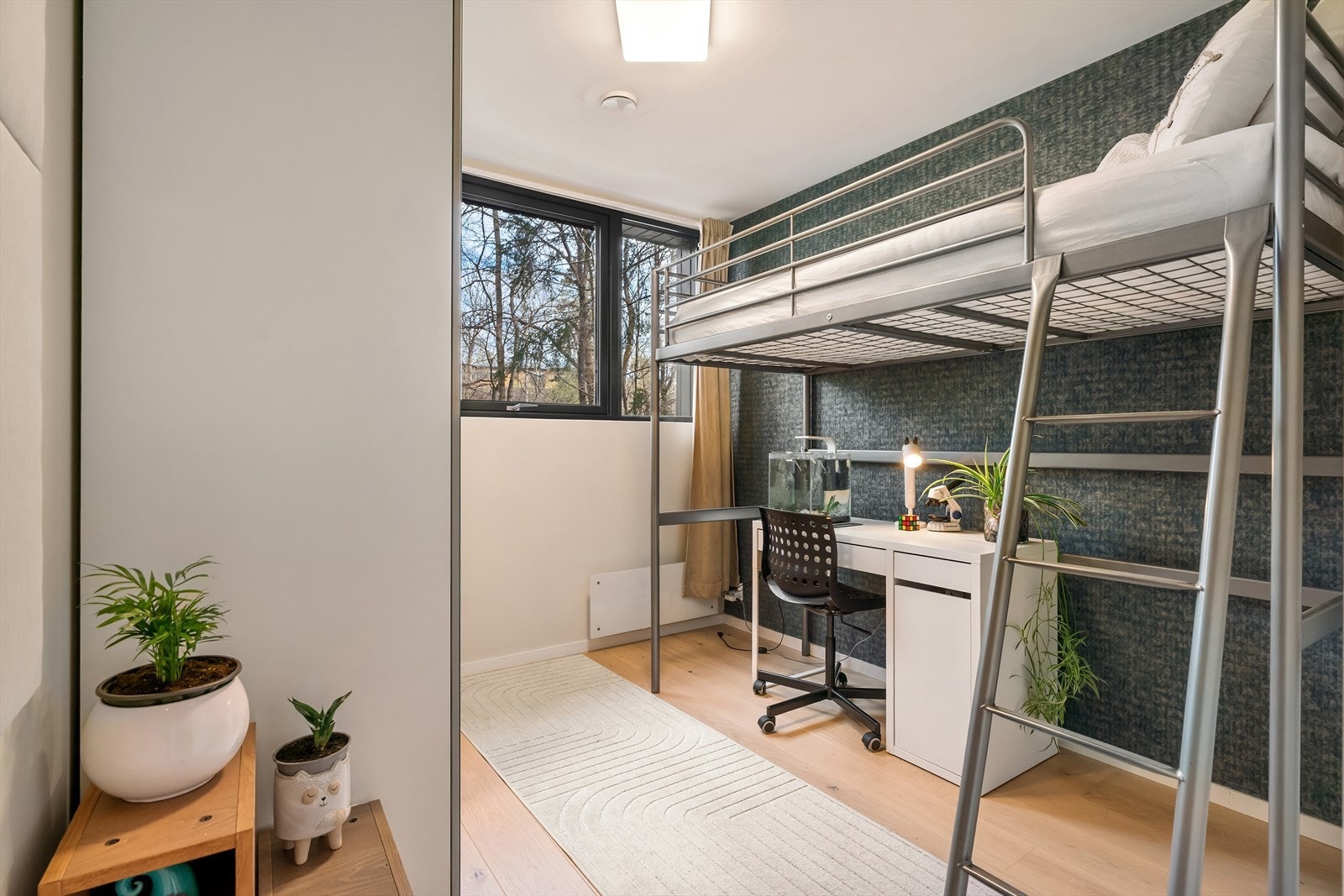Et praktisk, tredje soverom, i dag innredet med køyeseng for optimal plassutnyttelse. Galleribilde