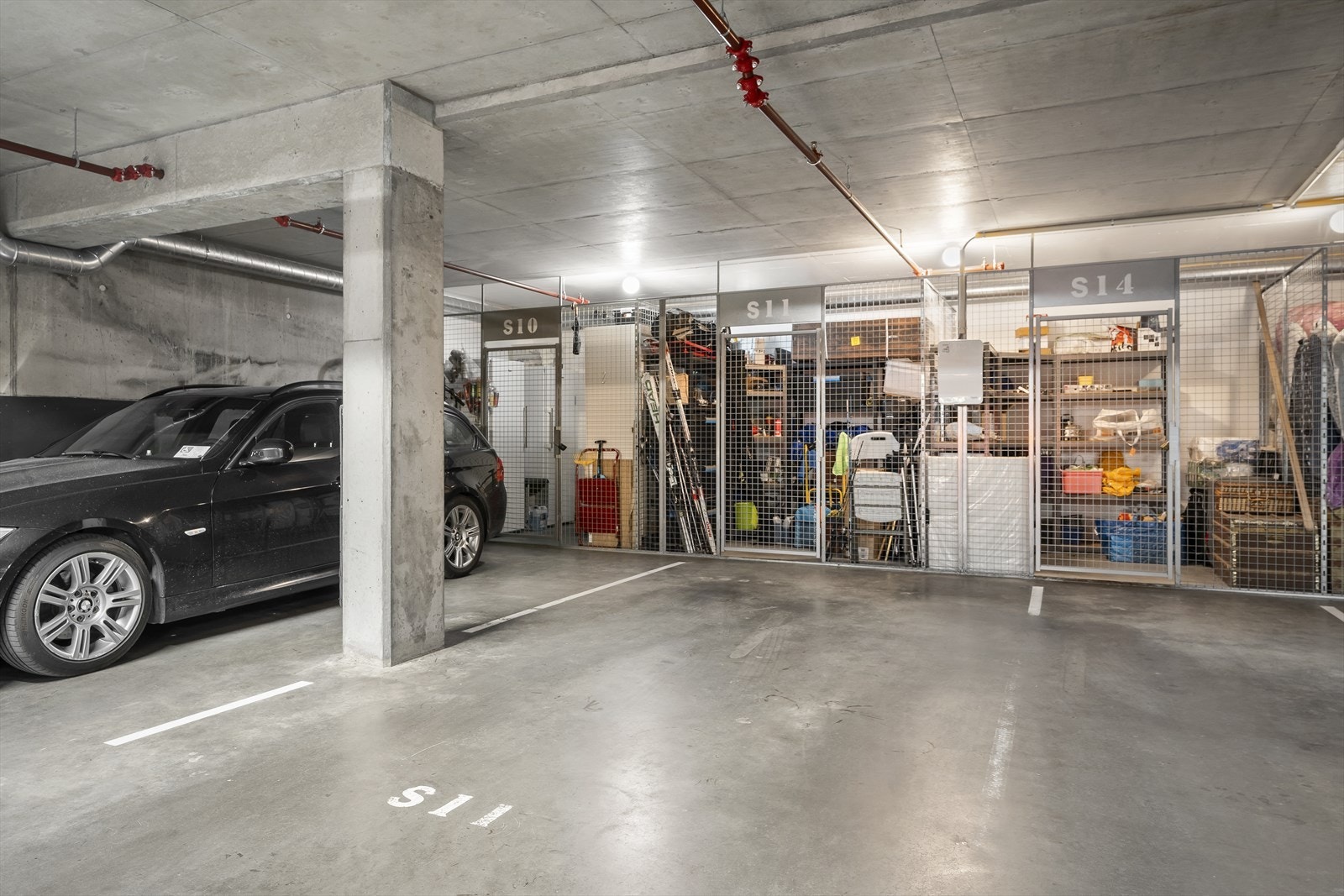 Garasjeplass og bod i kjeller Galleribilde