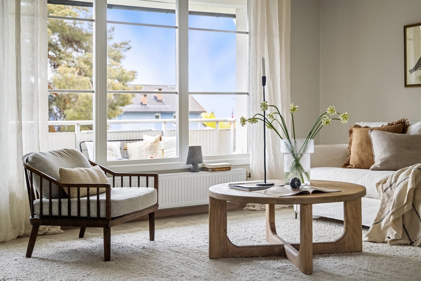 Her er det god plass til sofa med tilhørende salongbord og tv-seksjon Galleribilde