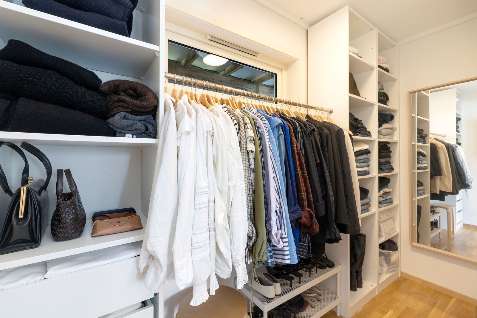 Walk in garderobe. Galleribilde