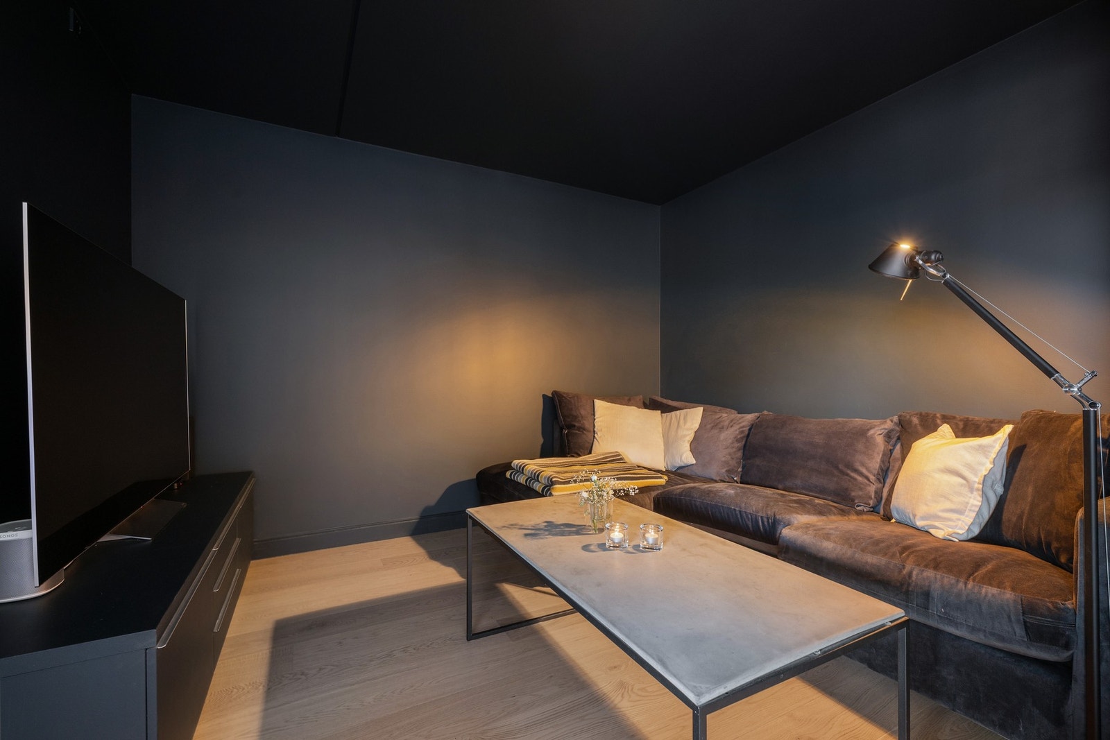Dedikert TV-stue - rommet har flere bruksmuligheter. Galleribilde