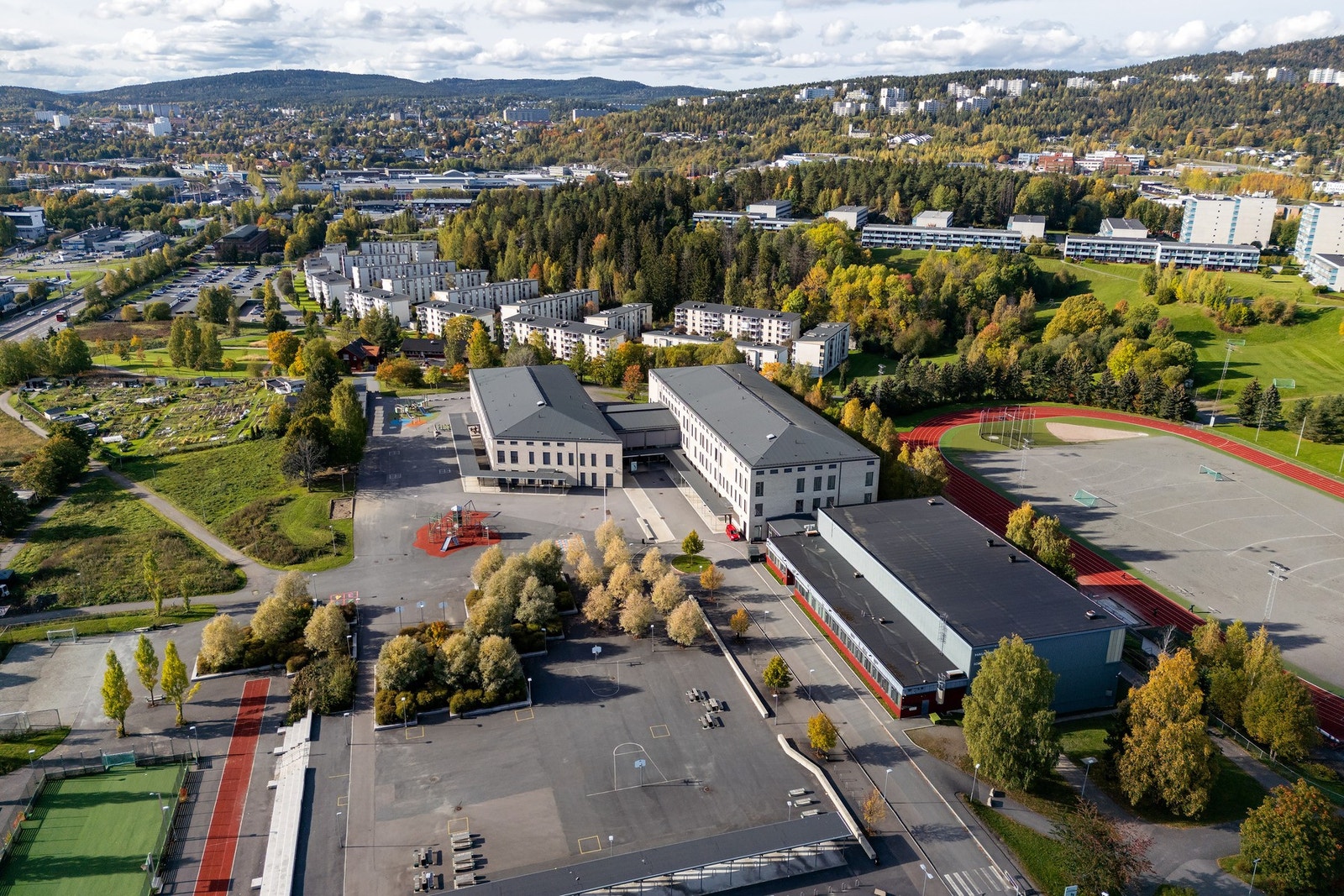 Boligen sokner til Haugenstua skole 1-10. klasse. Galleribilde