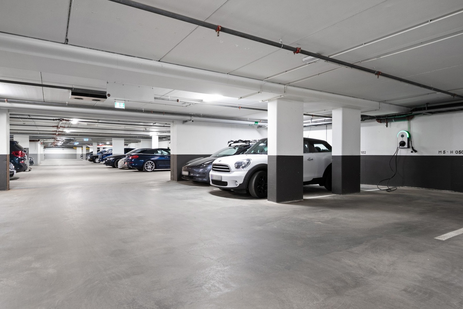 Parkeringsplass medfølger. Det er mulig å installere lader. Galleribilde