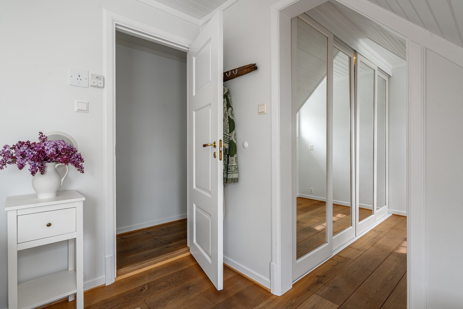 Walk-in garderobe. Galleribilde