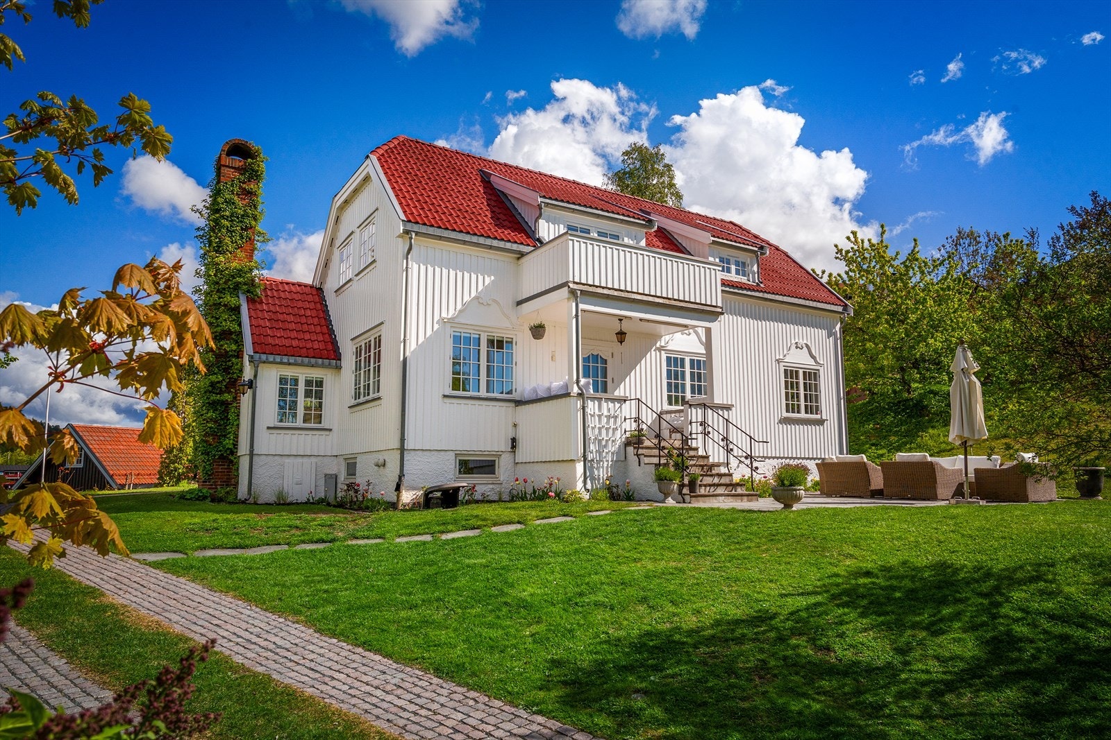 Nordengkollen 12 har svært attraktiv og solrik beliggenhet øverst på Billingstad. Galleribilde