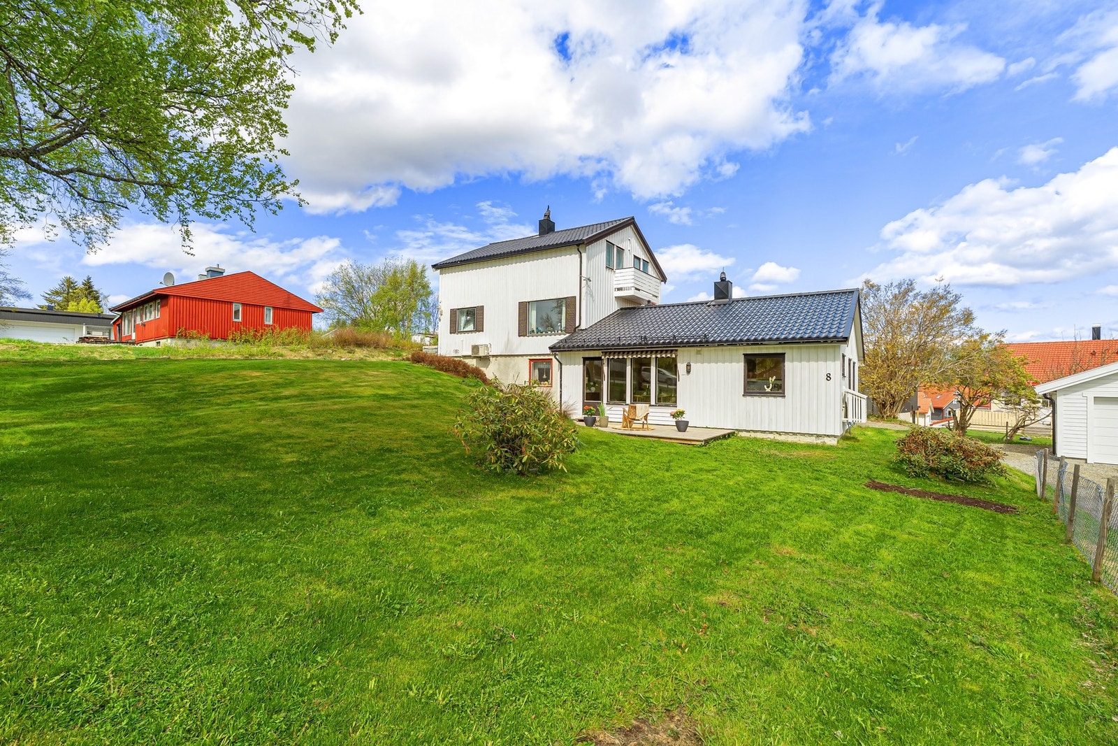EiendomsMegler 1 ved Anders Keiseraas har gleden av å presentere Tillerbruvegen 8. Foto: Ekaterina Krokstad (Krokstad & Nervik). Galleribilde