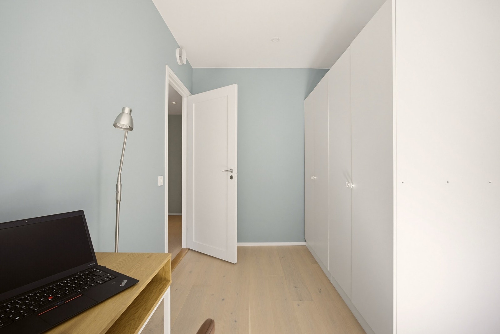 Rommene egner seg godt både som soverom, barnerom, gjesterom eller hjemmekontor etter behov. Galleribilde