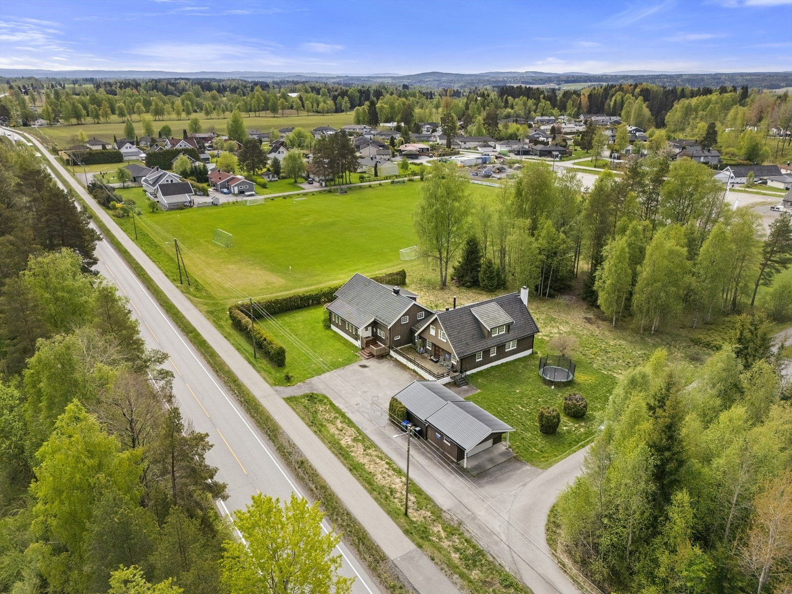 Her bor man landlig, med nærhet til flotte turmuligheter i skog og mark. Galleribilde