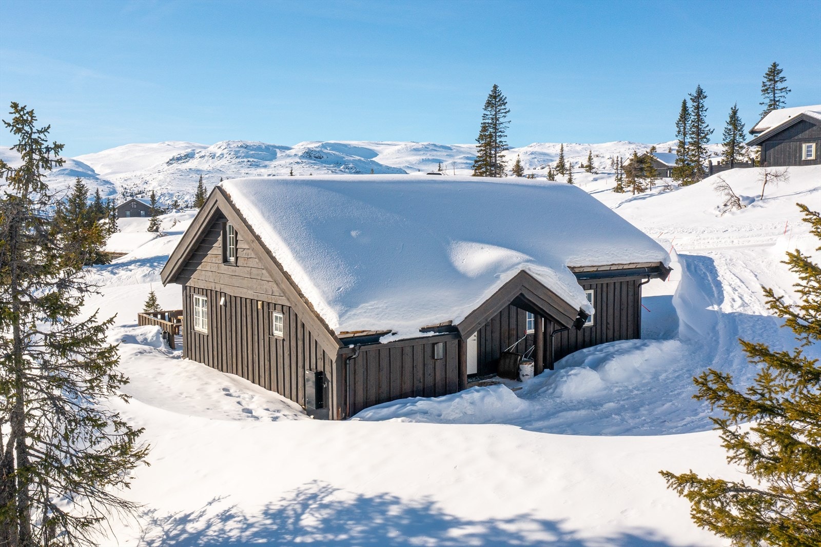 Perfekt beliggenhet i felt HV15 ca. 939 moh med umiddelbar nærhet til skiheisen, ski-in/ski-out. Galleribilde
