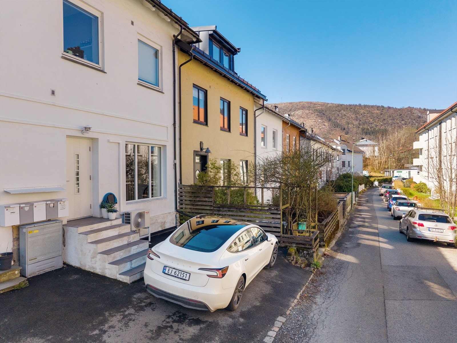 Det medfølger parkeringsplass rett ved inngangspartiet. Galleribilde