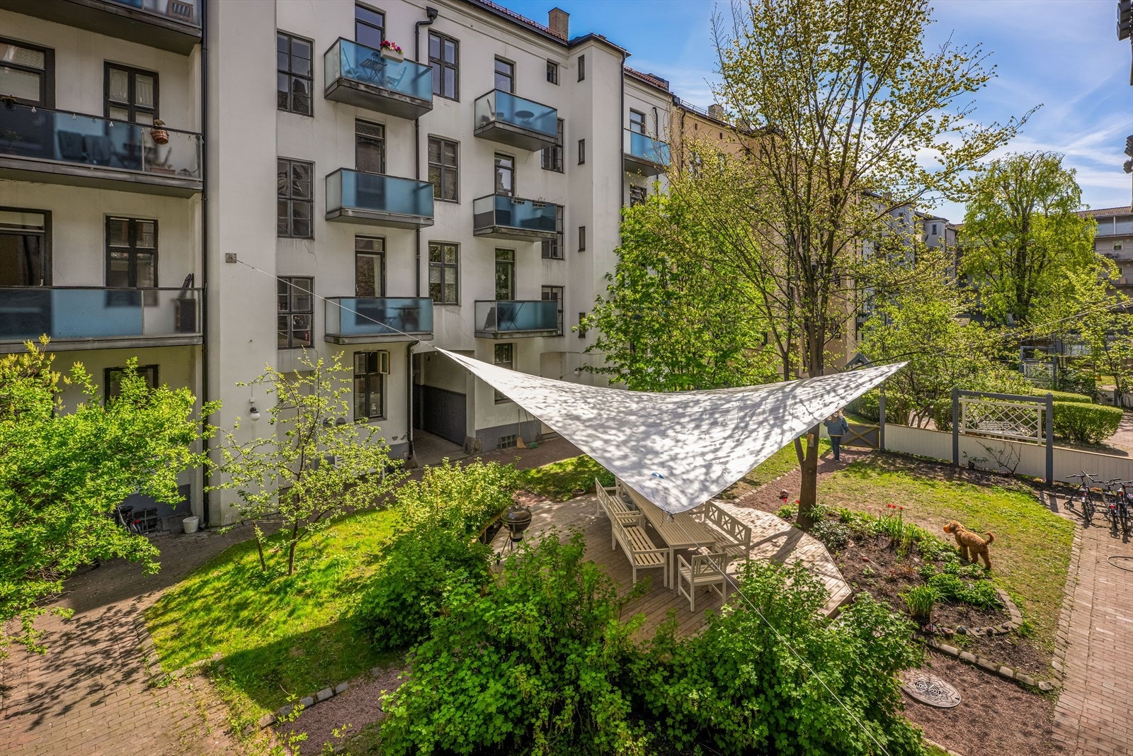 Borettslaget har en frodig og idyllisk bakgård. Galleribilde