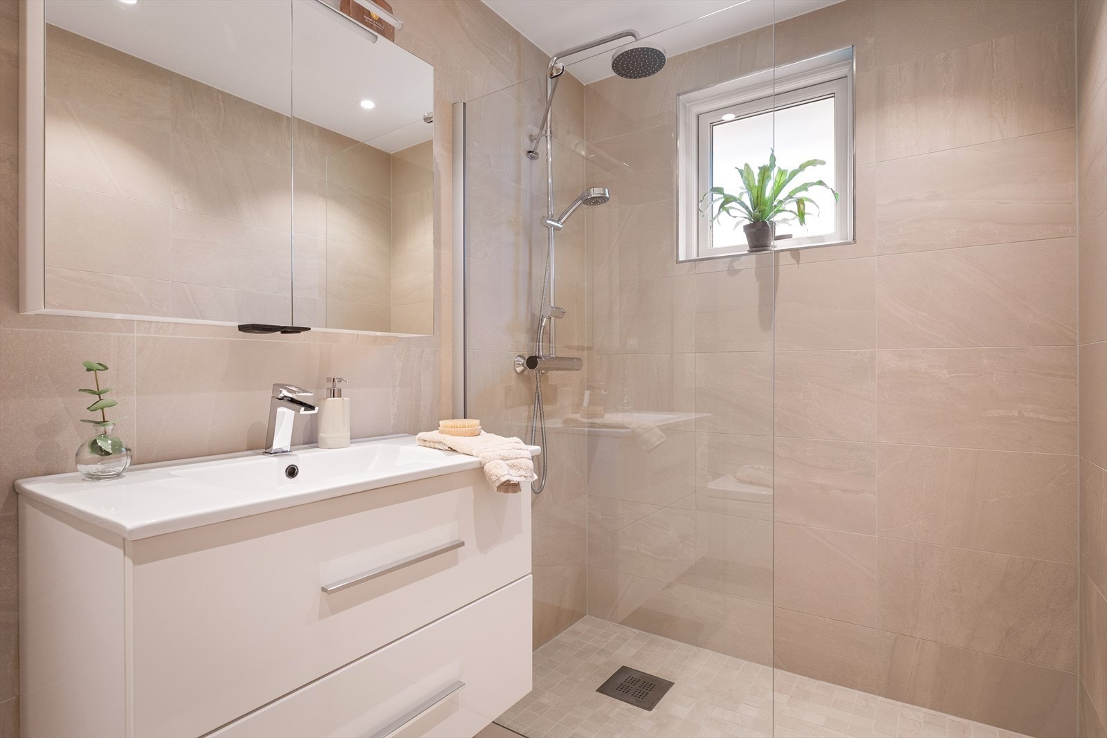 Badet har varmekabler i gulvet. Galleribilde