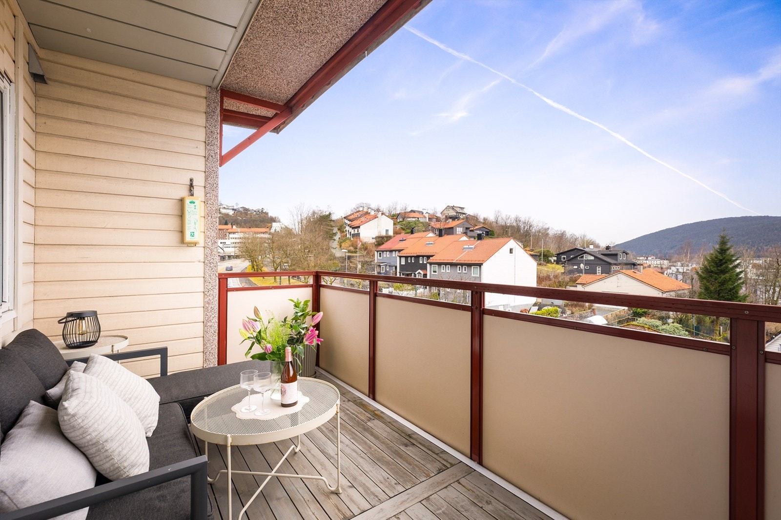 En svært flott og moderne 3-roms andelsleilighet med attraktiv beliggenhet på populære Landås. Galleribilde