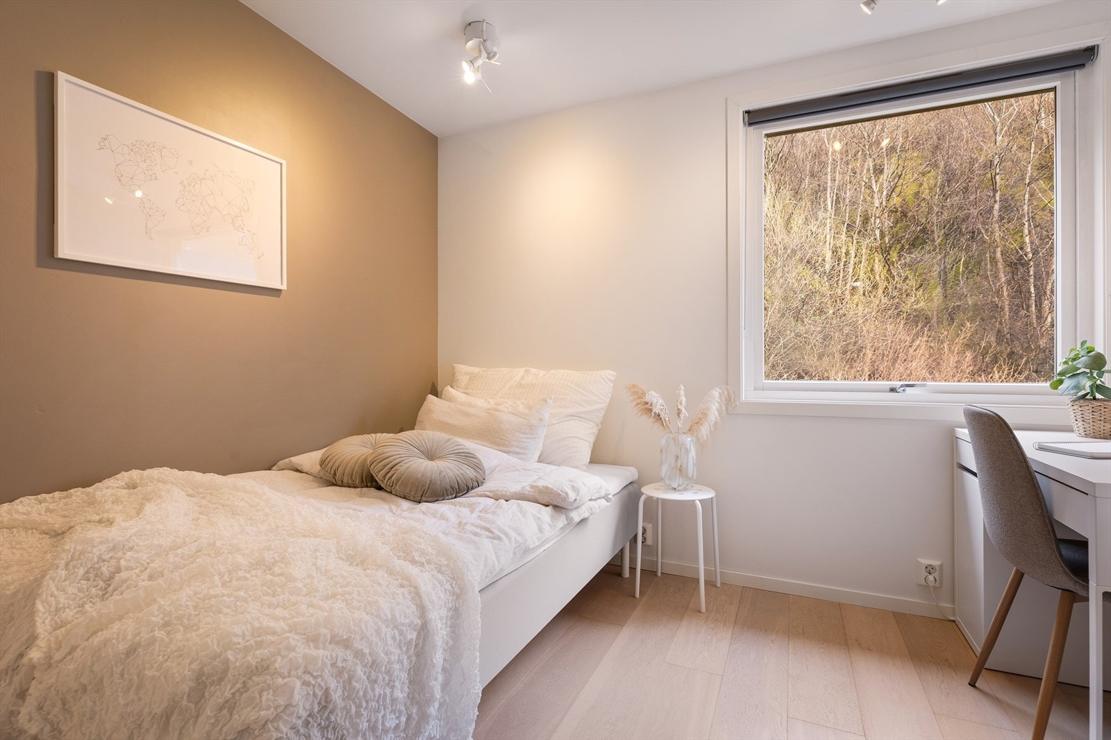 Soverom nr.2 er det perfekte barnerommet, gjesterommet eller kontor. Galleribilde