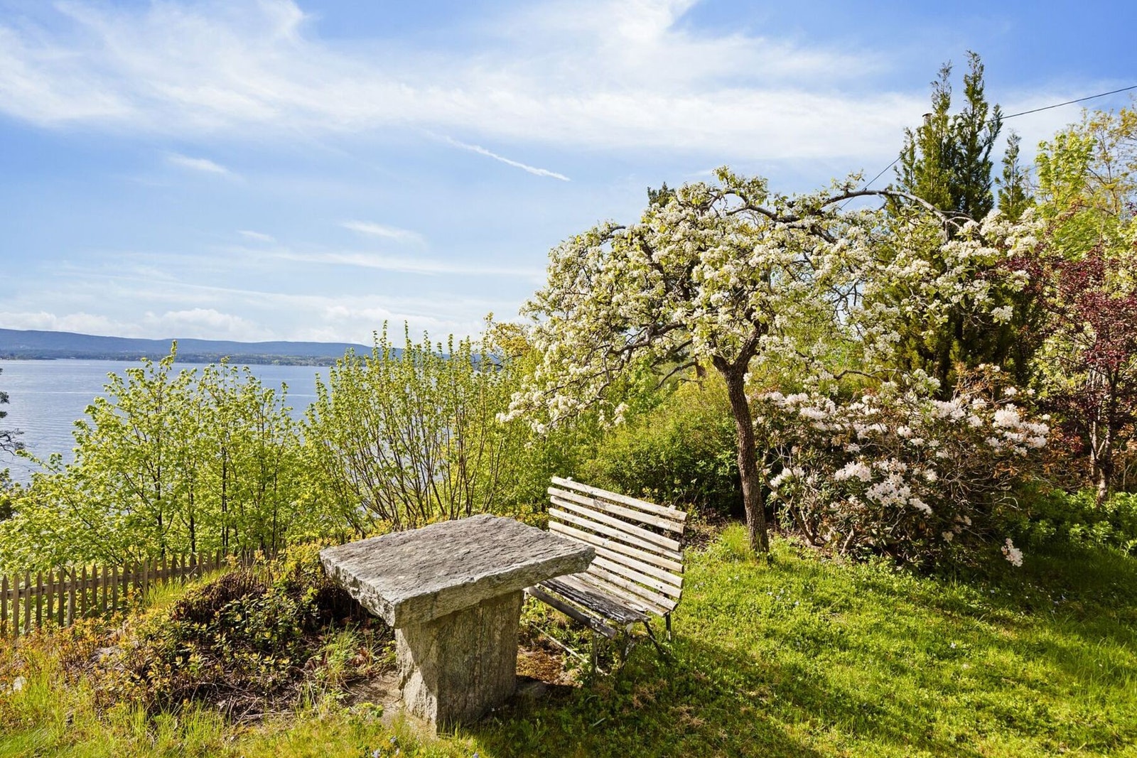 Her er det gode solforhold og mange muligheter for videre opparbeidelse av uteområdene. Galleribilde