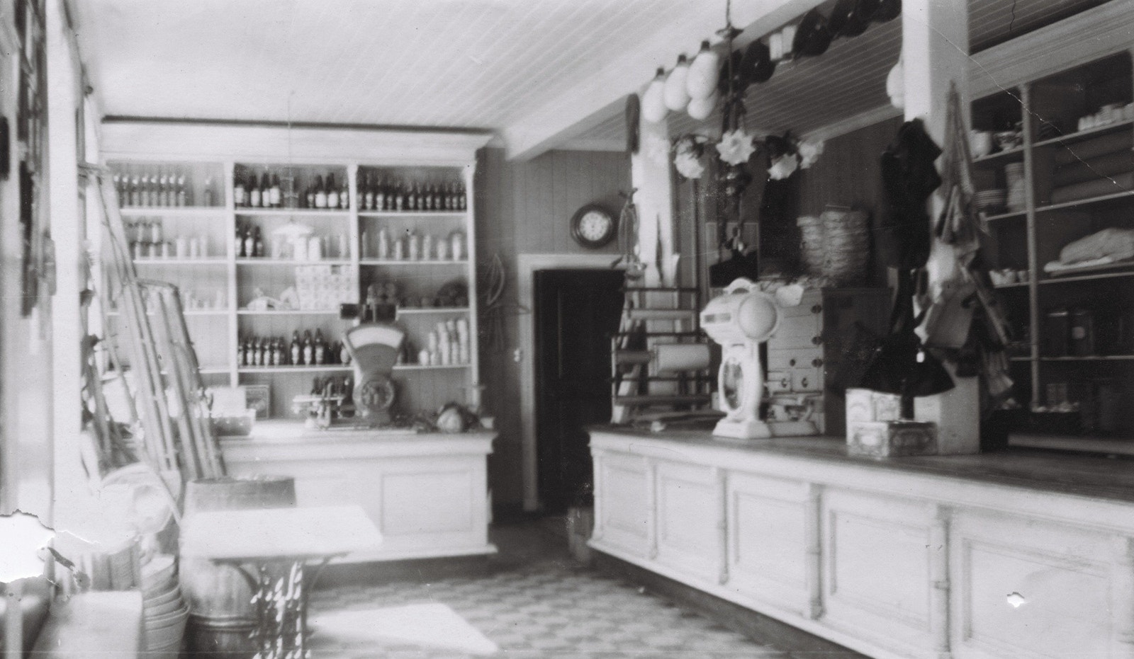 Landhandelen var i drift fram til 1959, to år etter kjøpmann Grøstads bortgang. Galleribilde