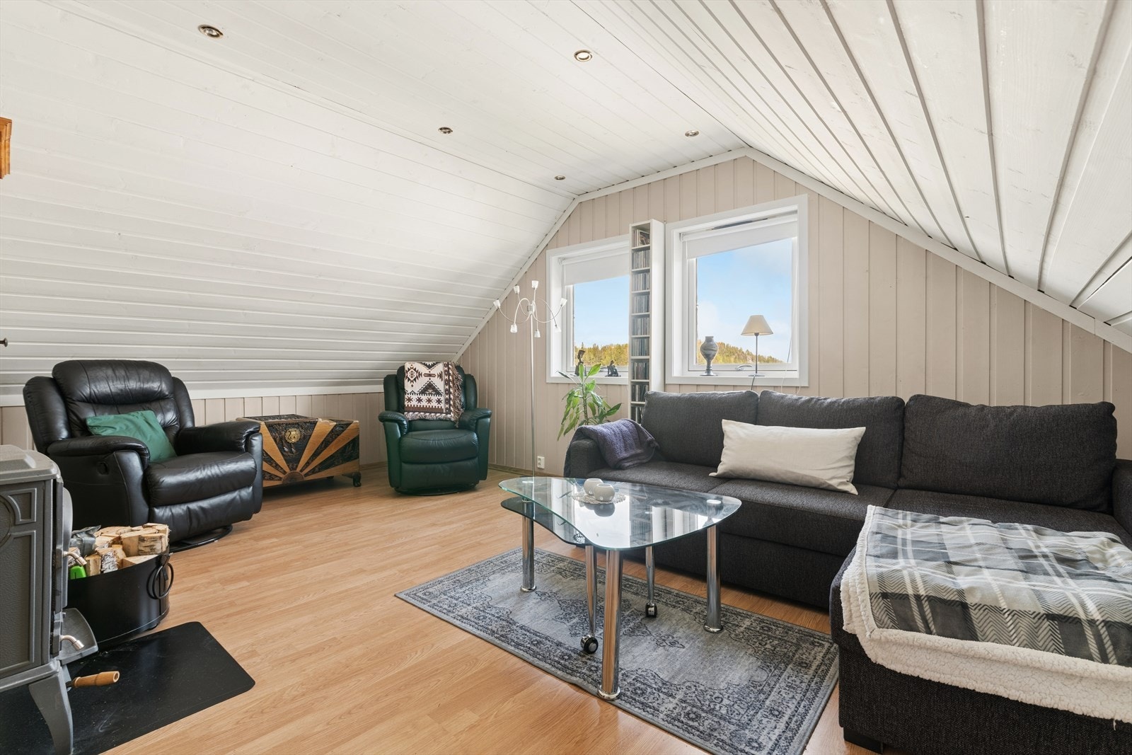 Helt perfekt som lekerom/TV-stue. Galleribilde