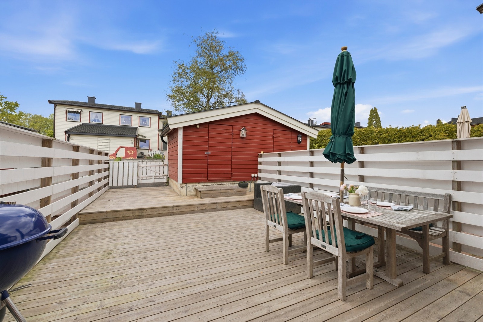 Her er det god plass til å nyte kveldssolen med venner og familie Galleribilde