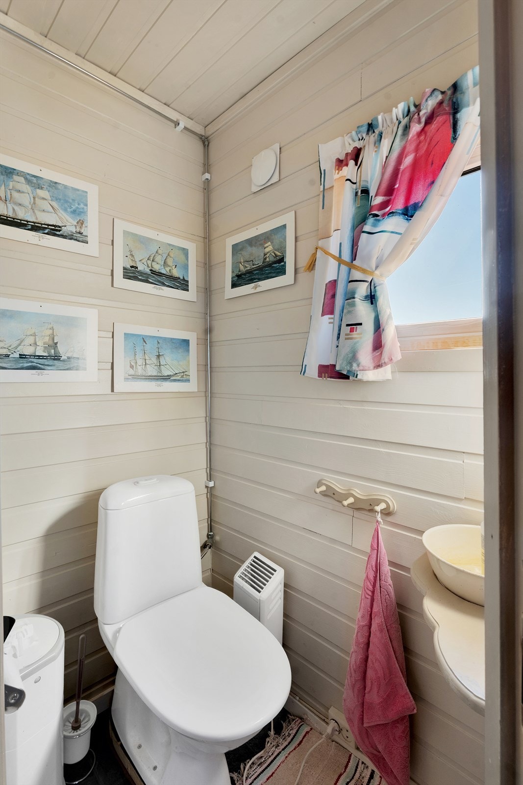Toalettrom. Galleribilde