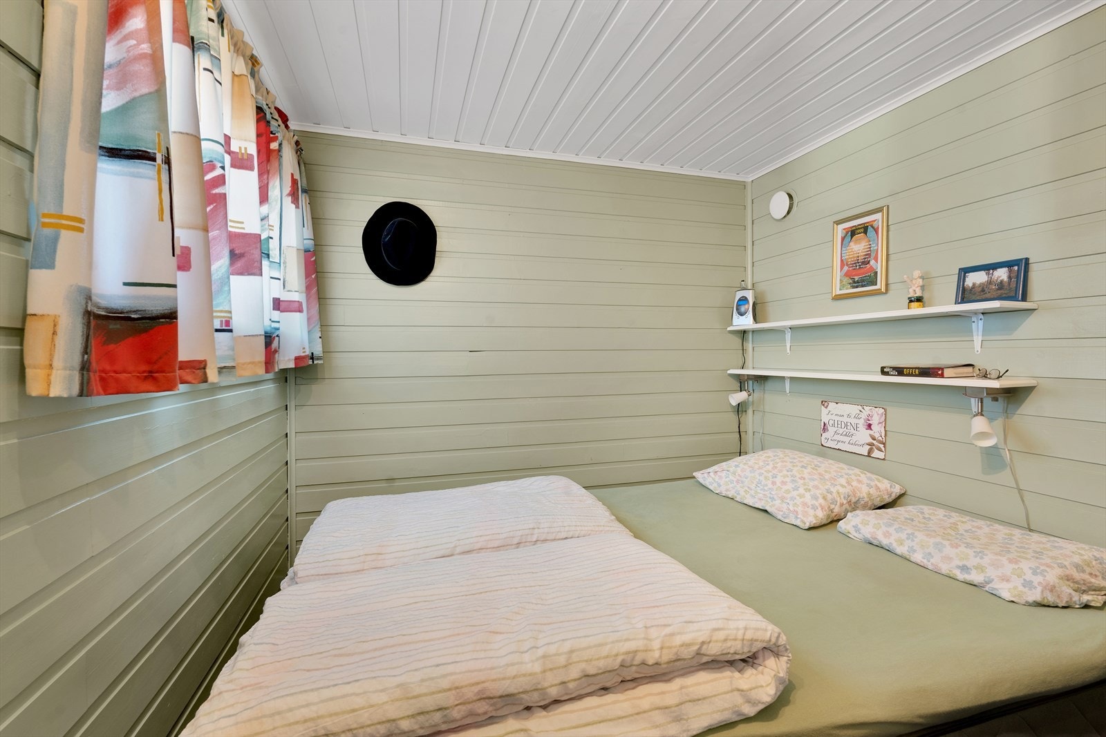 Soverom 1. De to øvrige soverommene ligger i tilknytning til annekset. Galleribilde
