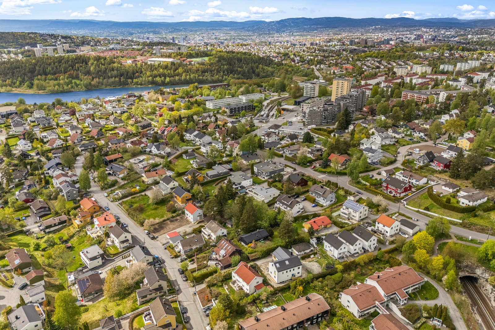 Det er også gangavstand til idylliske Østensjøvannet. Galleribilde