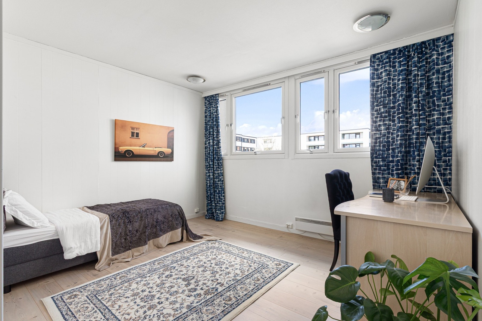 Soverom tre på 10,5 m² med plass til ønsket møblering. Galleribilde