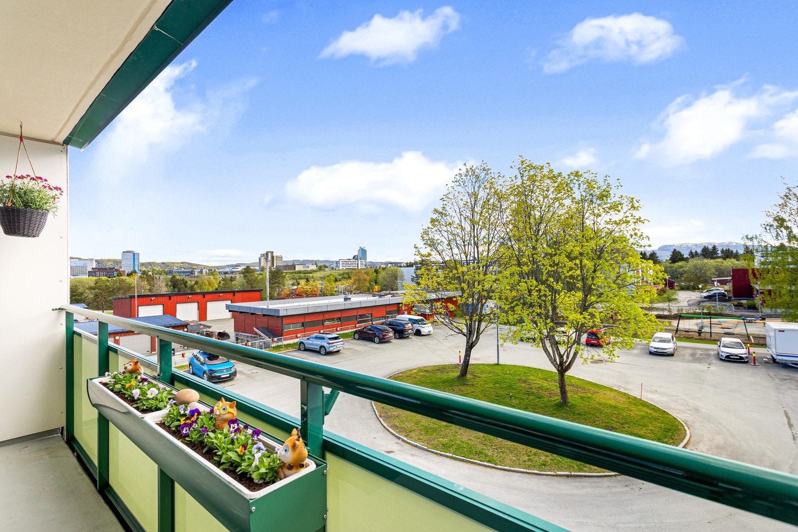 Flott sørvendt balkong med ypperlige solforhold. Galleribilde