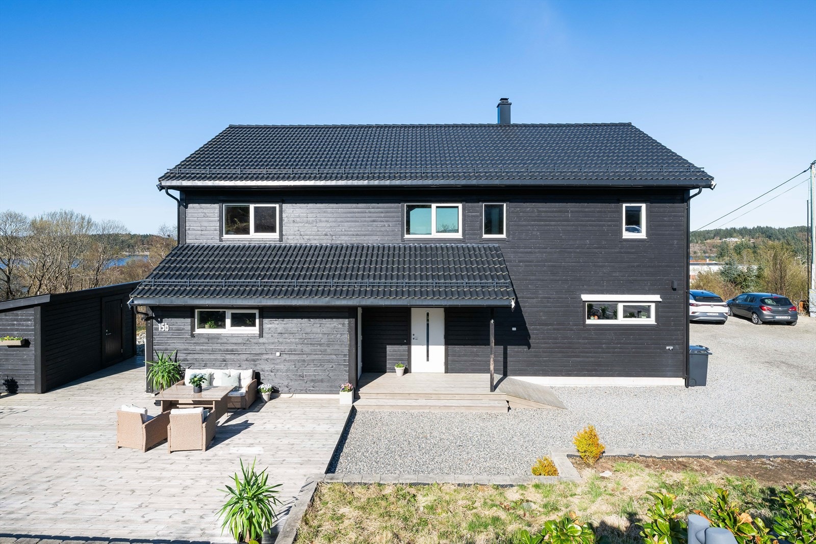 Eiendommen stod nyoppført i 2020, og fremstår som en moderne familiebolig med meget god standard. Galleribilde