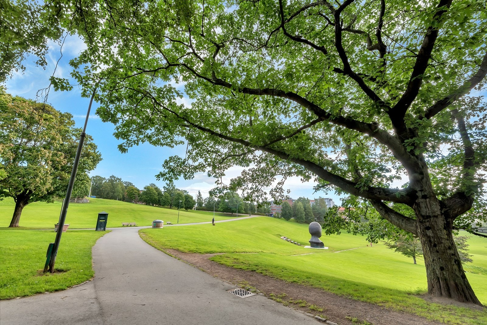 Grøntarealene ved Torshovdalen og Torshovparken en spasertur unna boligen. Galleribilde