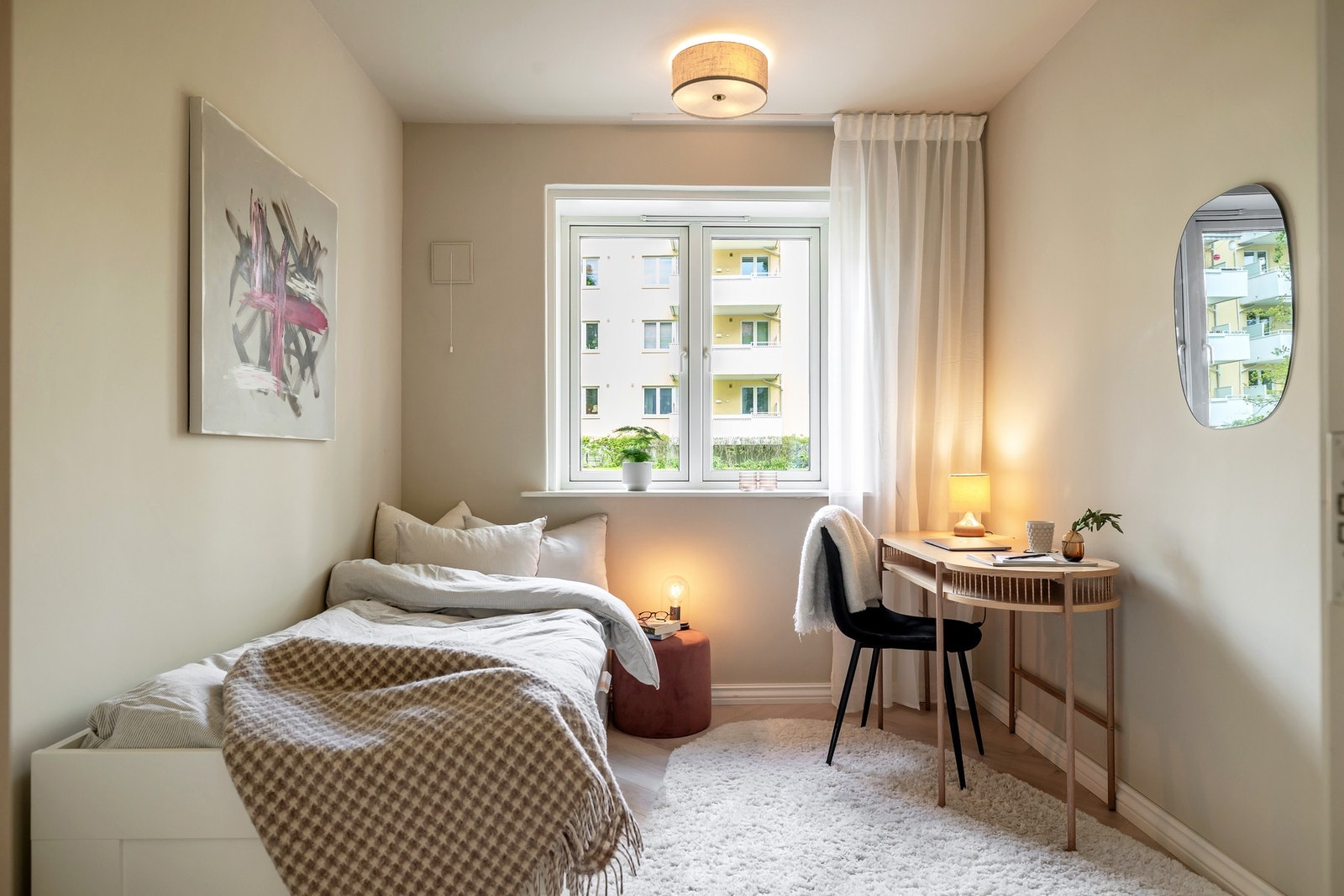 Samtlige vegger, tak og gulv ble pusset opp i 2025. Galleribilde