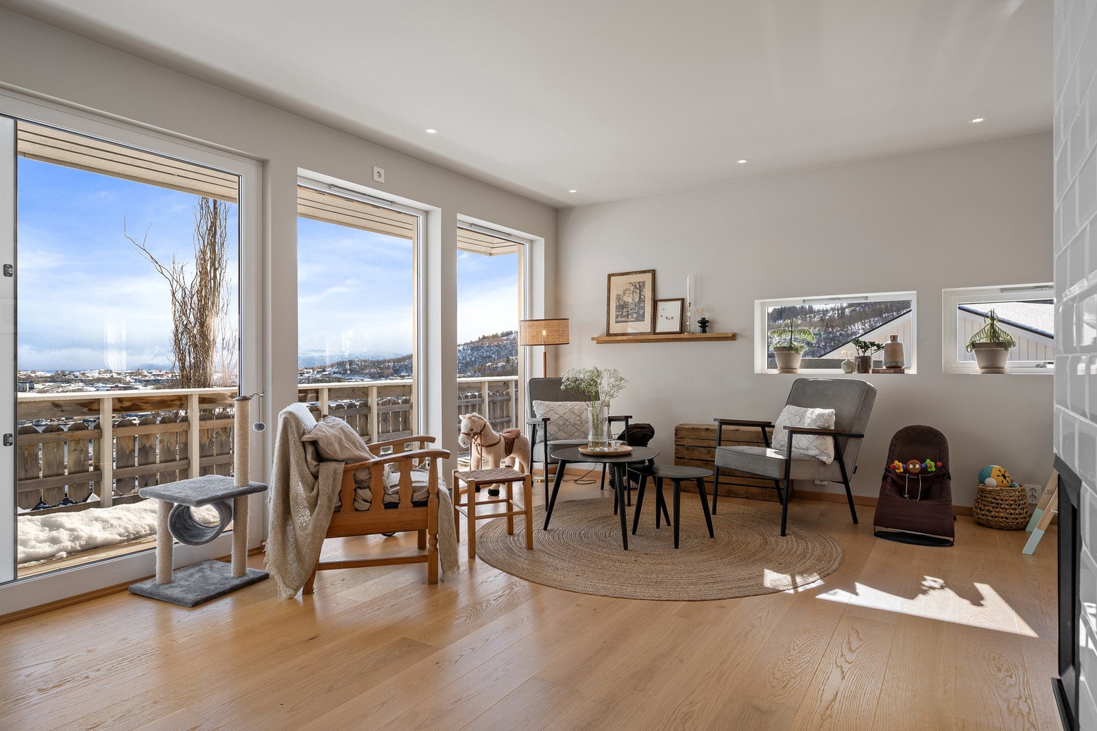Panoramavinduer i stua ble satt inn i 2023 (Friborg Bygg AS) Galleribilde