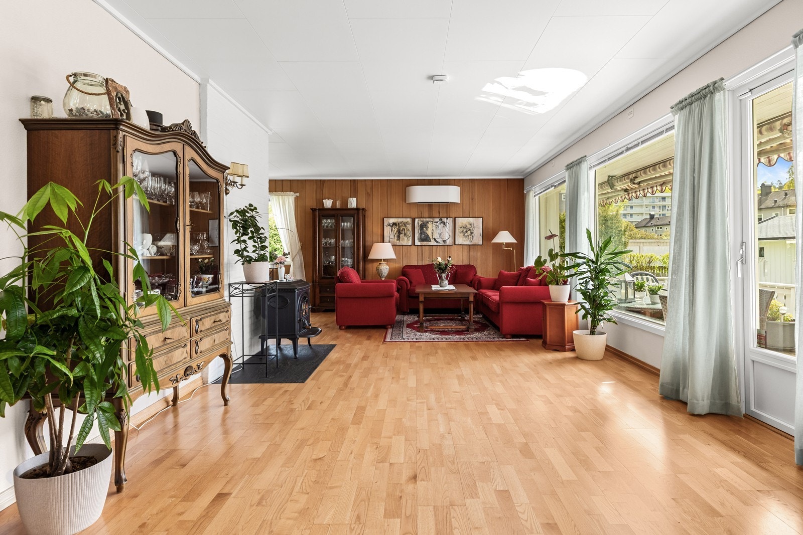 Stue med utgang til veranda. Galleribilde