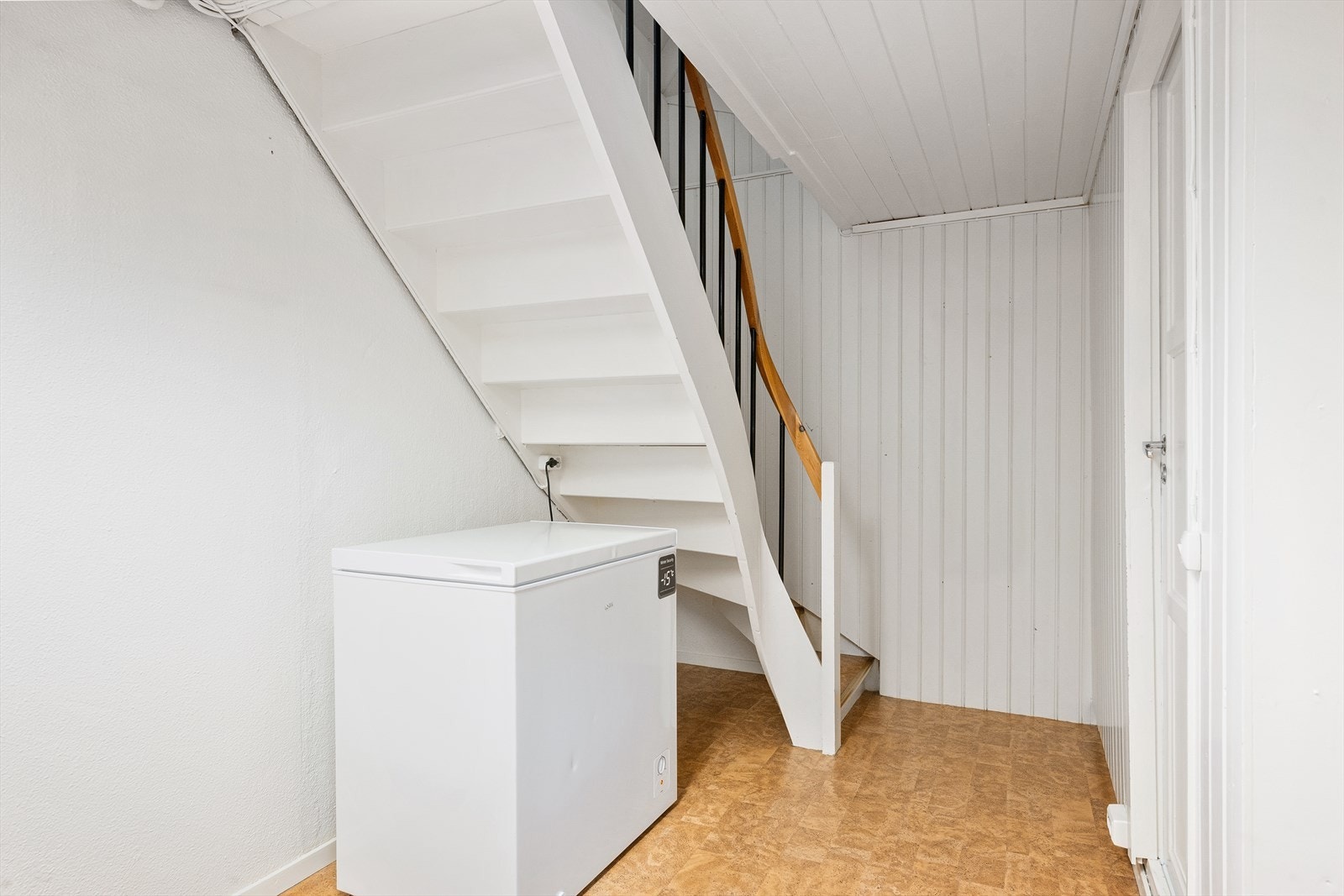 Gang med plass til mer lagring. Galleribilde