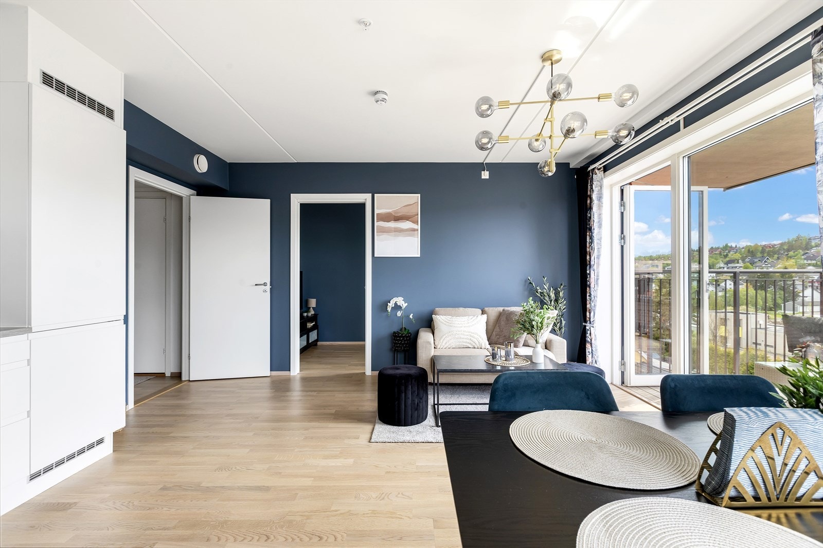Boligen holder god standard med kun tg1 i vedlagt tilstandsrapport. Galleribilde