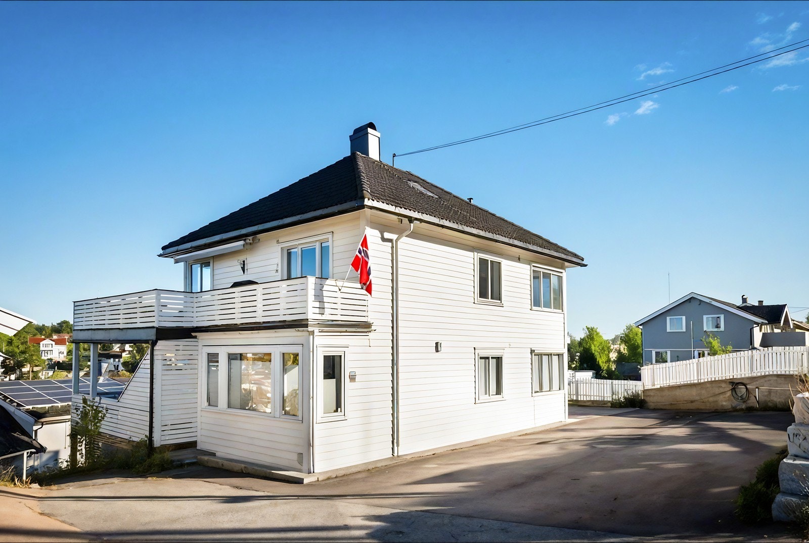 Eiendommen ligger i en stille og rolig vei uten gjennomkjøring da Svaleveien er sperret på midten Galleribilde