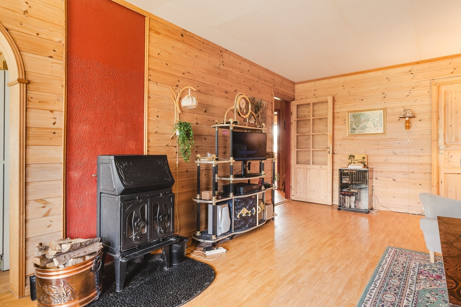 Leiligheten har en romslig stue på hele 27,5 m²! Galleribilde