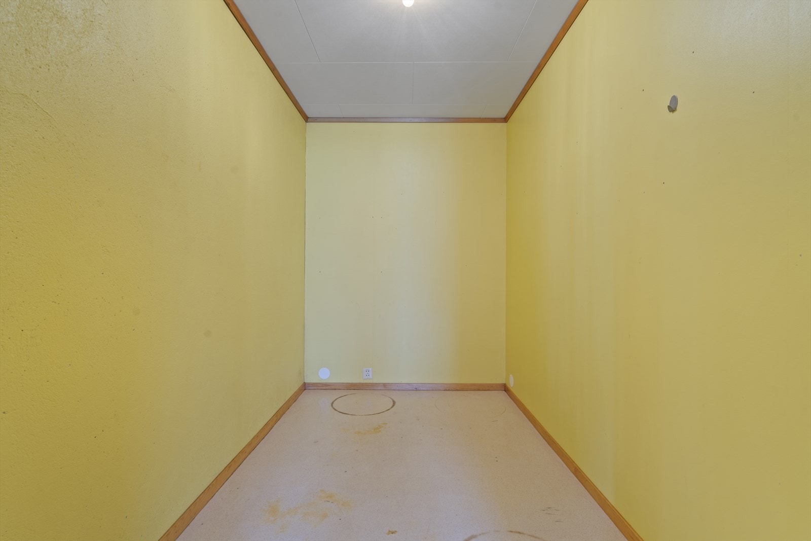 En innvendig bod gir praktisk og lett tilgjengelig lagringsplass. Galleribilde