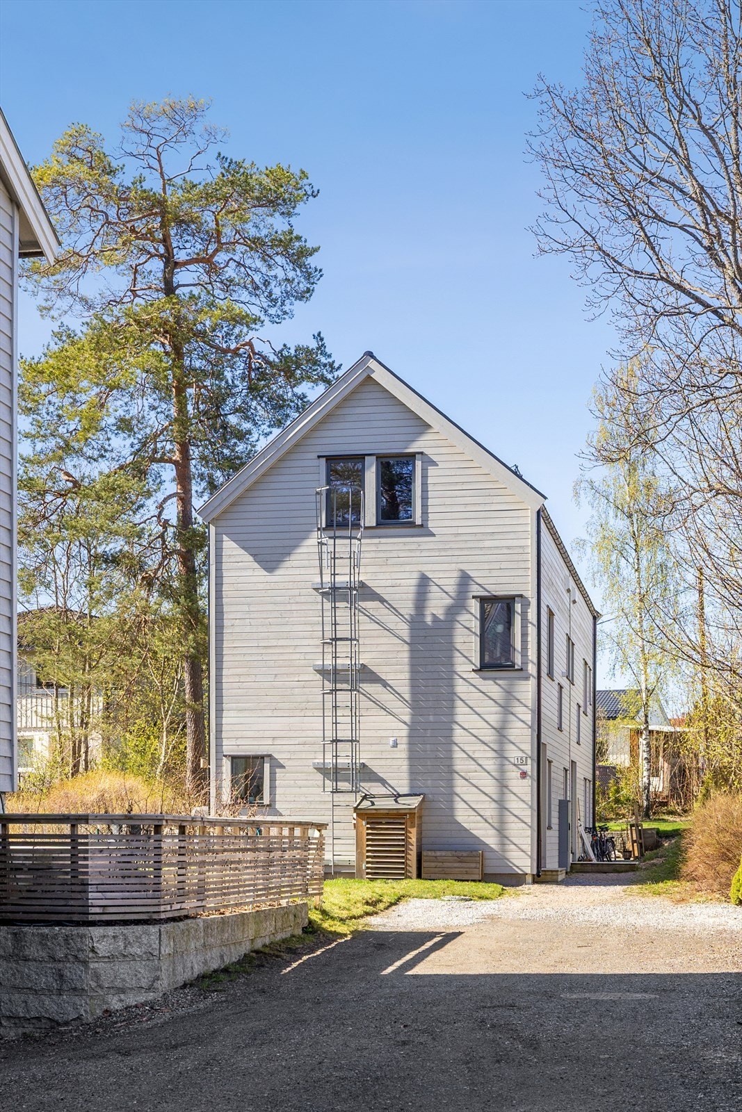 Eiendommen er beliggende i et attraktivt, veletablert og meget barnevennlig område på Hauketo. Galleribilde