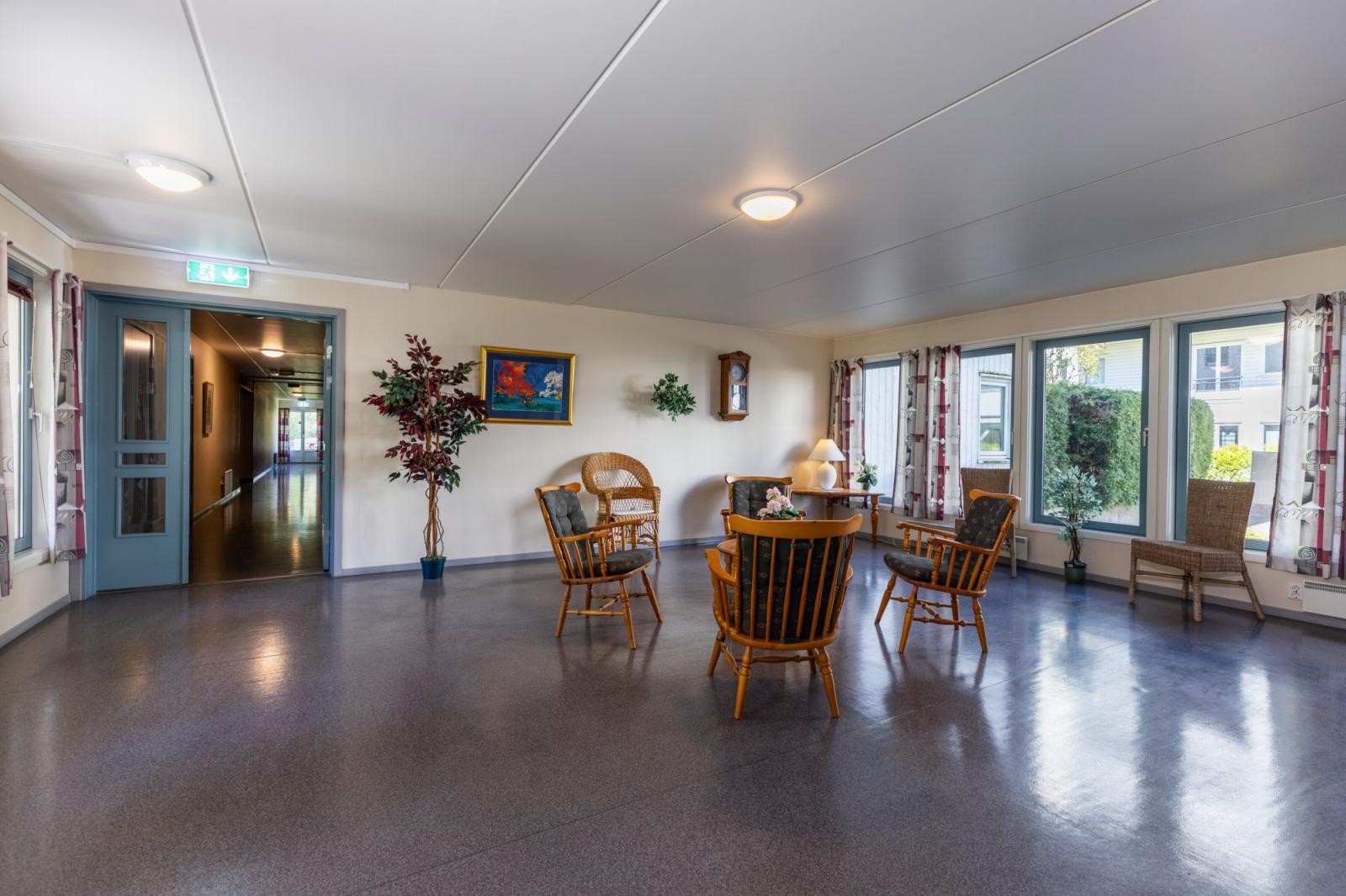Felles oppholdsrom for beboere. Galleribilde