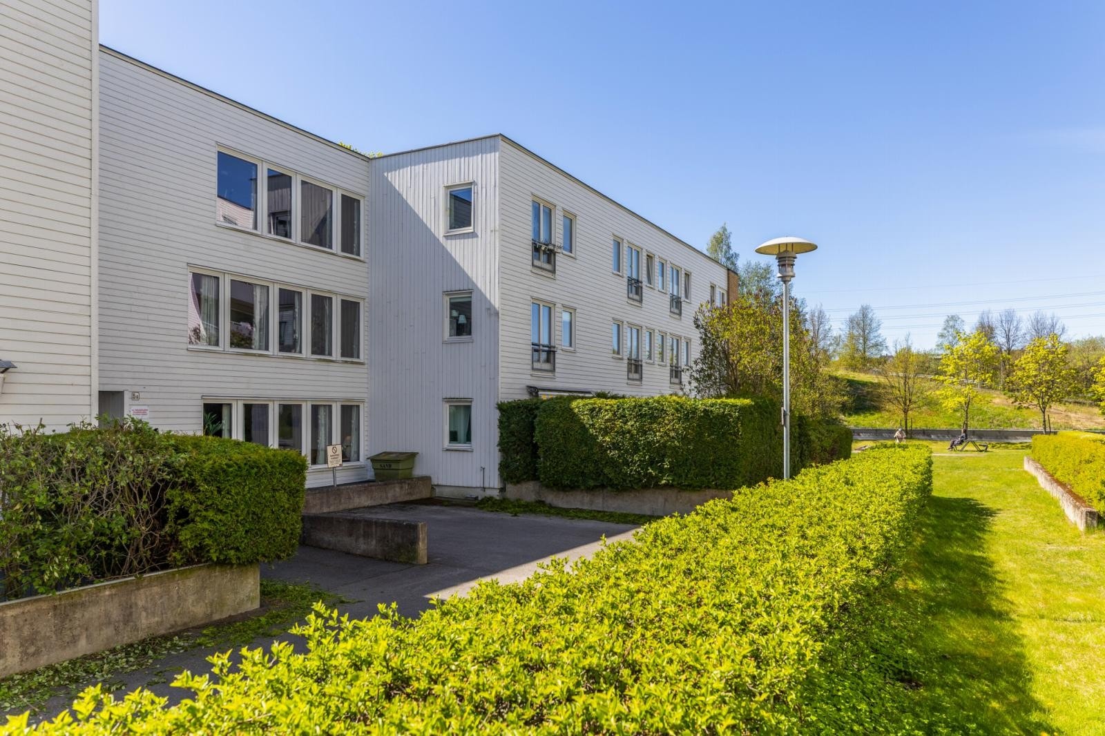 Fasade med inngangsparti. Galleribilde