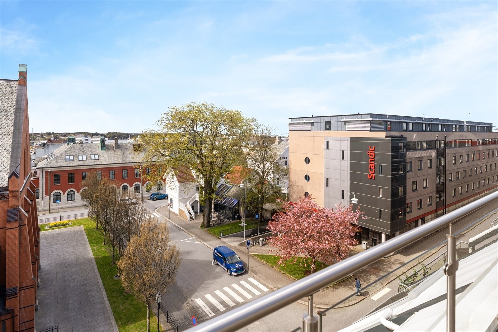 I park terrasse bor en midt i hjerte av Haugesund med alt byen har å by på like utenfor dørterskelen Galleribilde